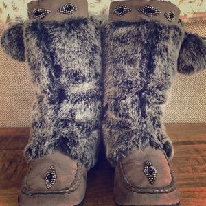 Cute Beaded Snow Boot Moccasins